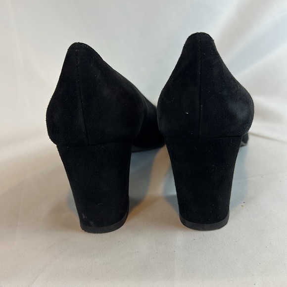 Stuart Weitzman Size 11 Black suede heel. - Picture 5 of 11